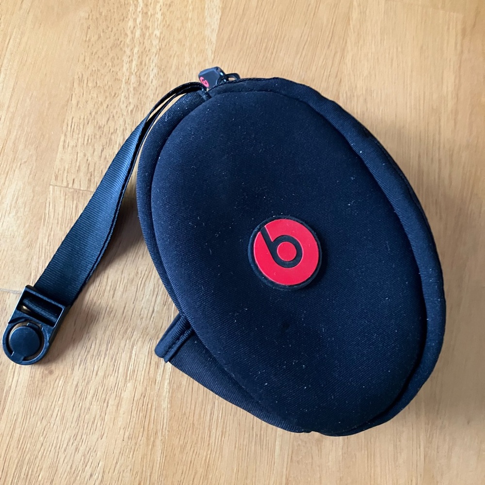 Price ✂️ - Case Only for Beats by Dre Headphones - Black and Red